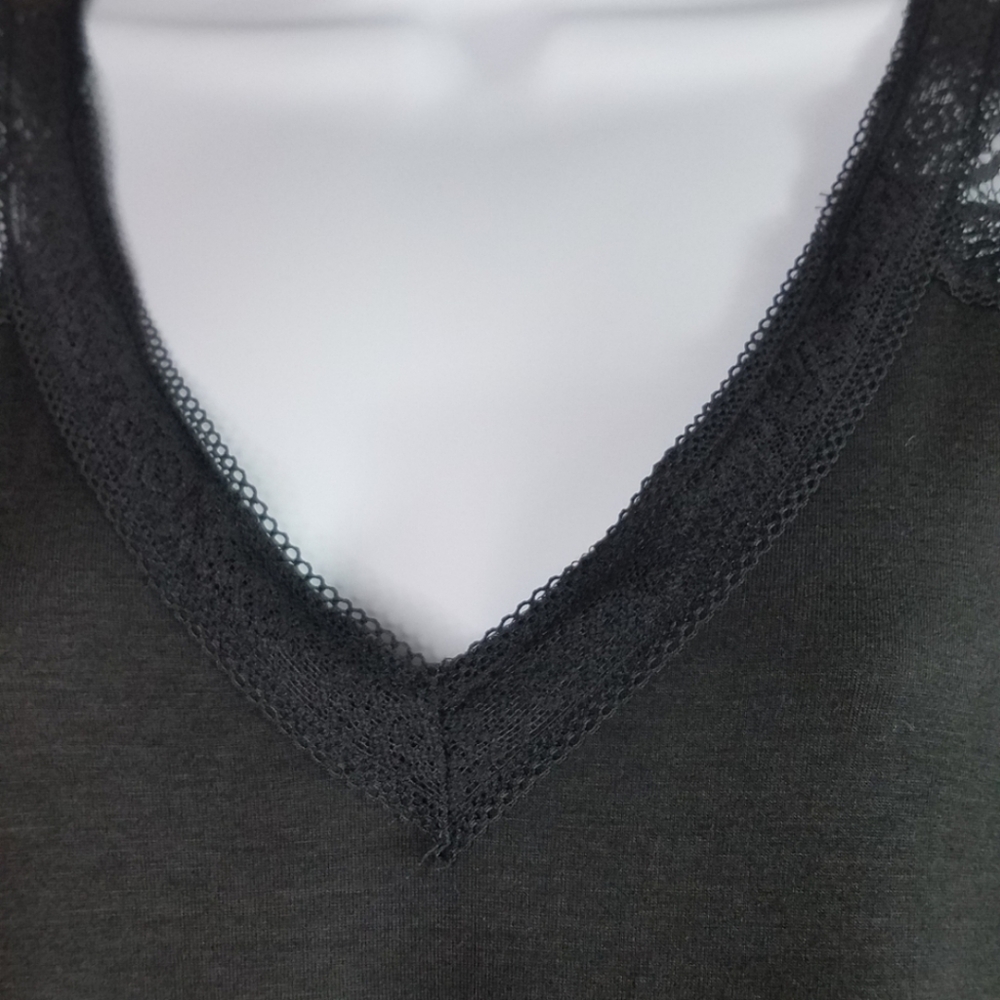 Black Lace Short Sleeve V-neck Tee - Picture 6 of 8